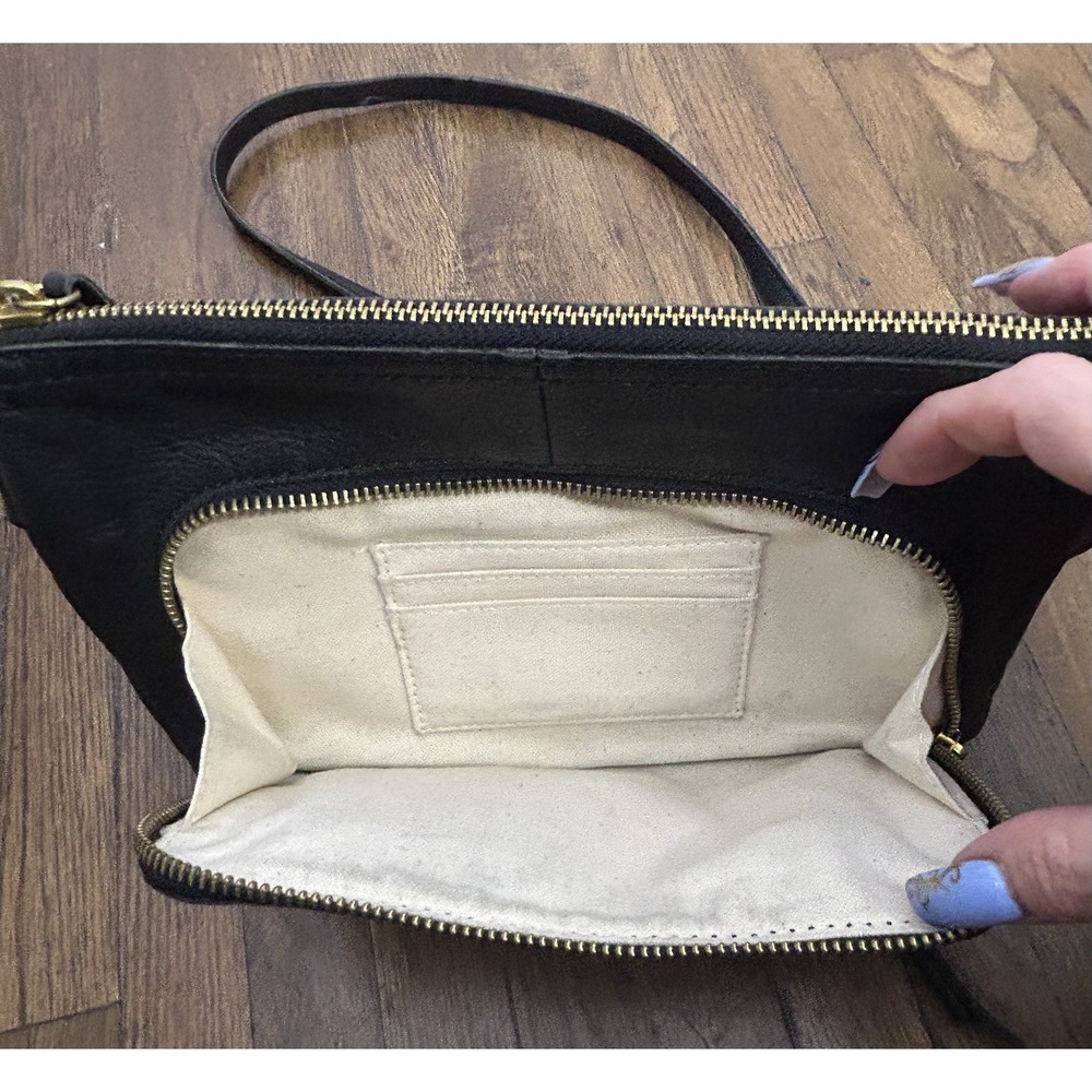 Black Margot New York "Molly" style brass-toned hardware Front Zipper Pocket Med - Picture 4 of 8